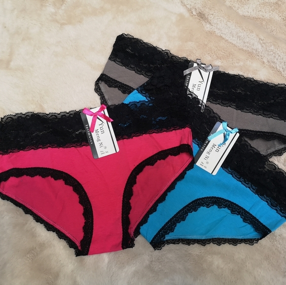 Bundle of Panties - Picture 4 of 4